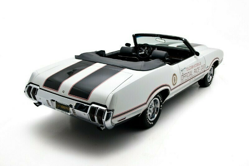 1970 OLDSMOBILE CUTLASS SUPREME CONVERTIBLE - Rear 3/4 - 133191