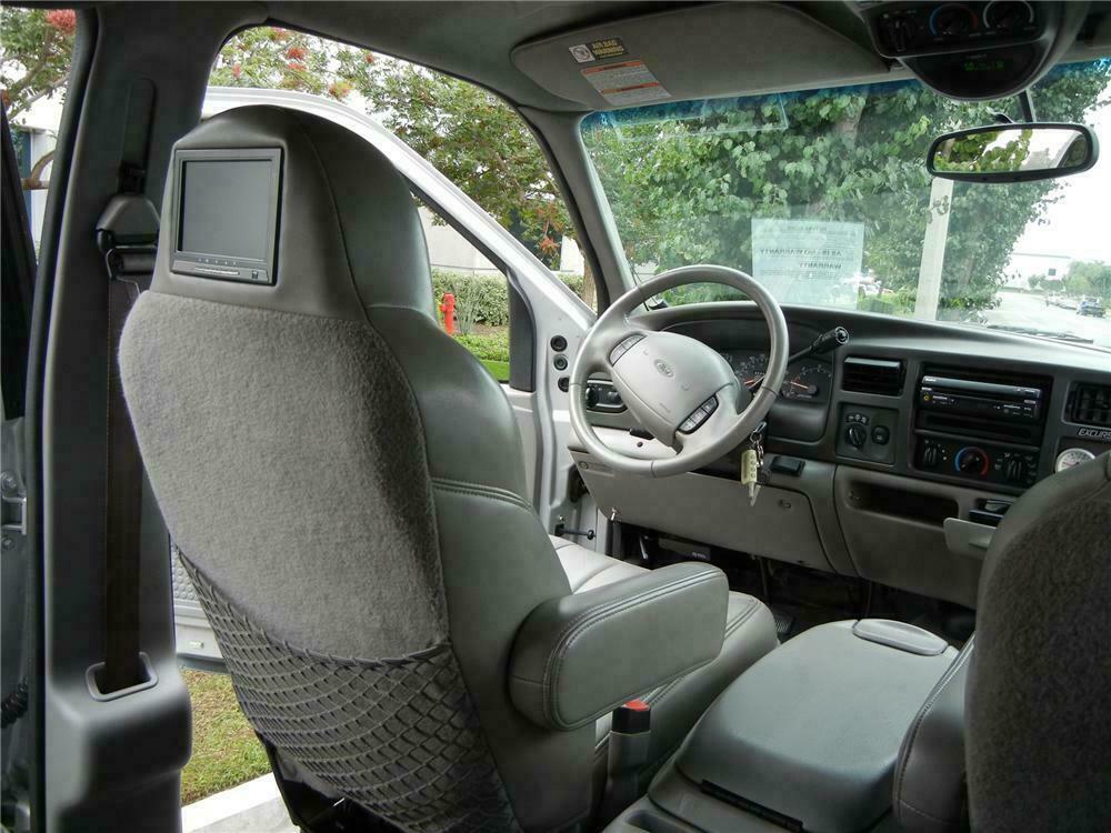 2000 ford excursion interior colors