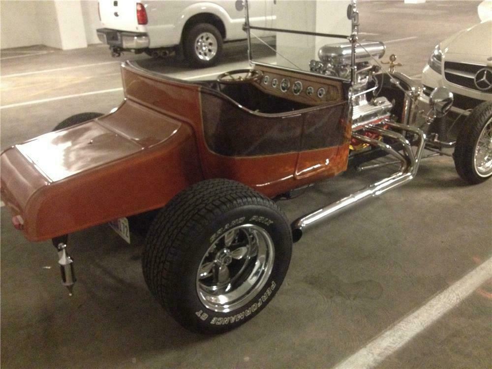 1923 FORD T-BUCKET CUSTOM ROADSTER - Rear 3/4 - 133690