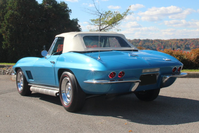 1967 CHEVROLET CORVETTE CONVERTIBLE - Rear 3/4 - 137577