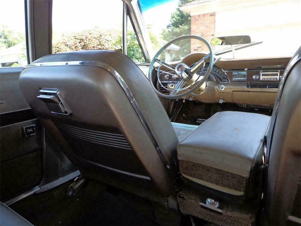 1965 CHRYSLER NEW YORKER STATION WAGON - Interior - 137598