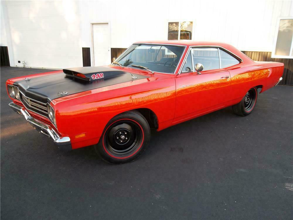 1969 PLYMOUTH ROAD RUNNER 2 DOOR HARDTOP - Front 3/4 - 137667