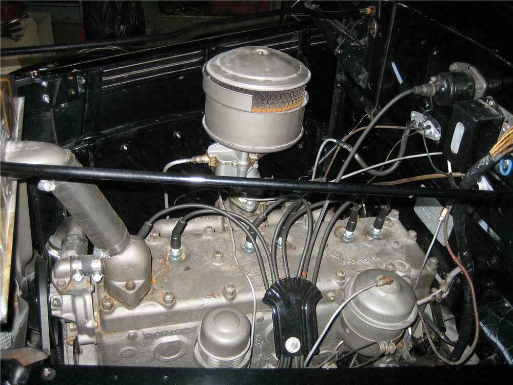 1937 DESOTO 4 DOOR SEDAN - Engine - 137682
