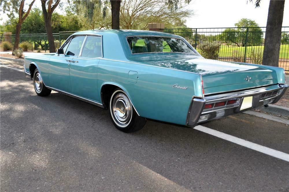 1966 LINCOLN CONTINENTAL 4 DOOR SEDAN - Rear 3/4 - 137706