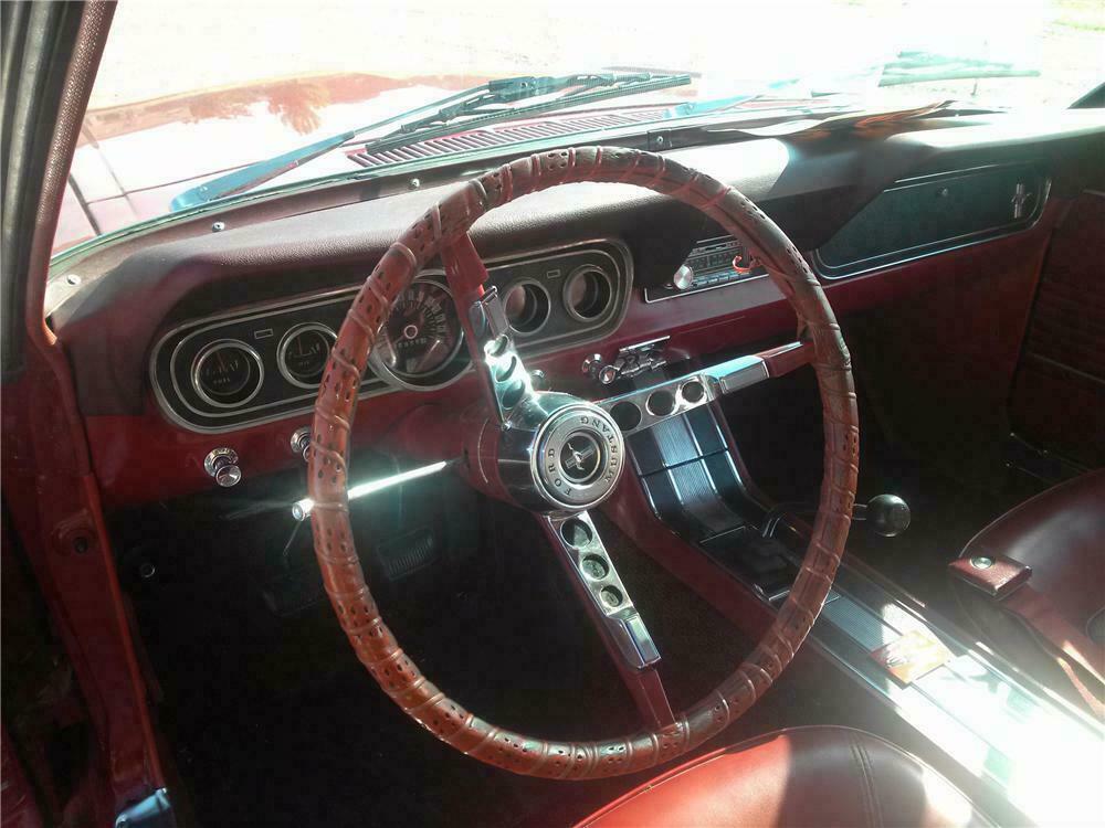 1966 FORD MUSTANG 2 DOOR COUPE - Interior - 137709