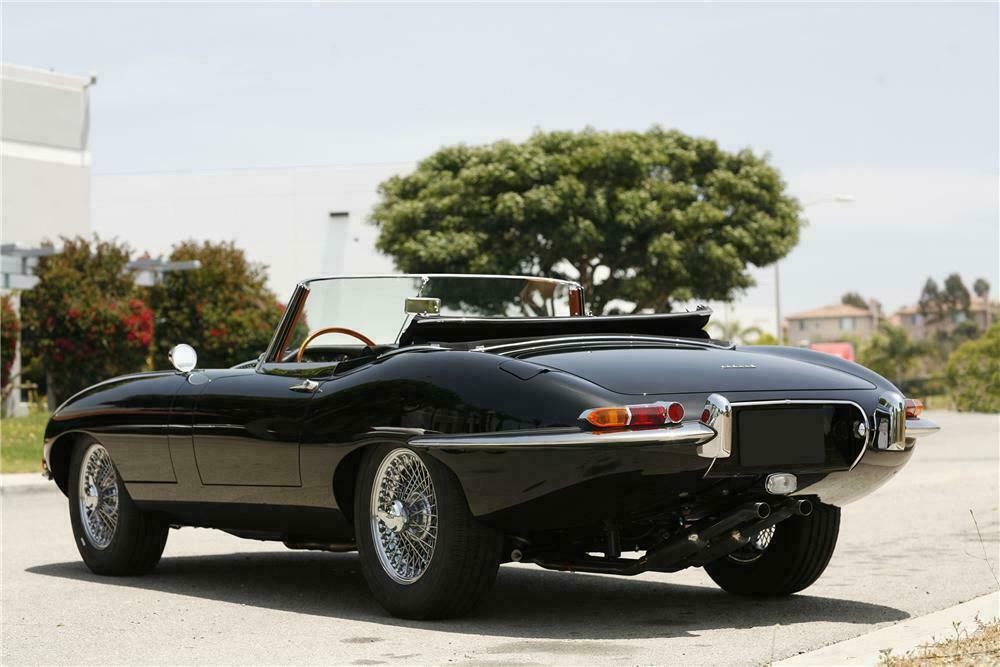 1963 JAGUAR XKE ROADSTER - Rear 3/4 - 137727