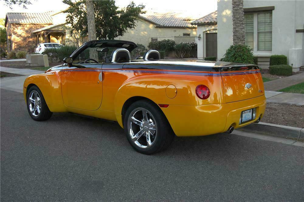 2003 CHEVROLET SSR PICKUP - Rear 3/4 - 137756