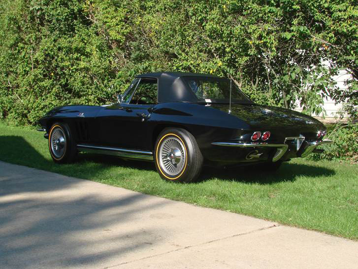 1965 CHEVROLET CORVETTE CONVERTIBLE - Rear 3/4 - 137788
