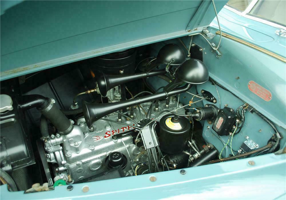 1941 CHRYSLER ROYAL COUPE - Engine - 137913