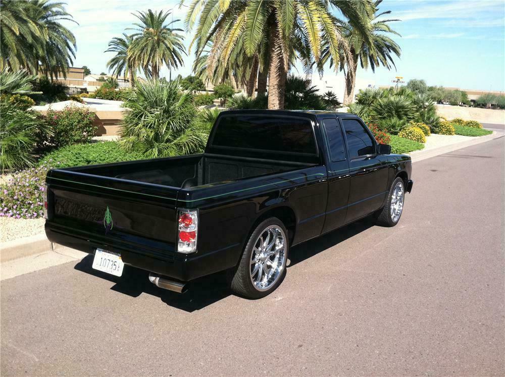 1990 CHEVROLET S-10 CUSTOM PICKUP - Rear 3/4 - 138141