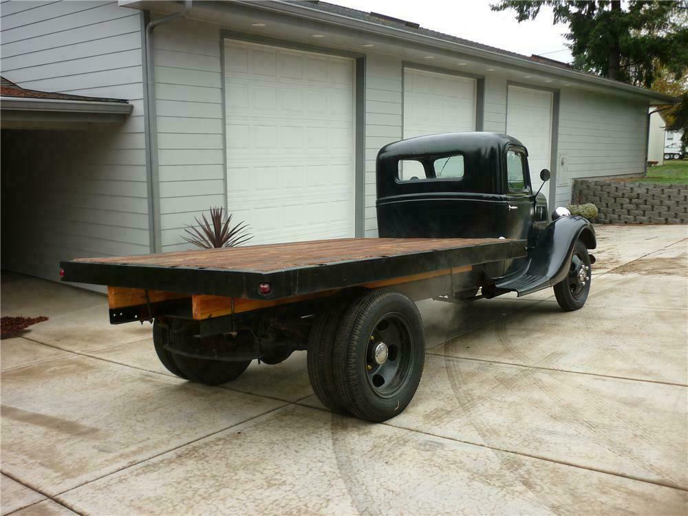 1937 FORD CUSTOM FLATBED TRUCK - Rear 3/4 - 138289