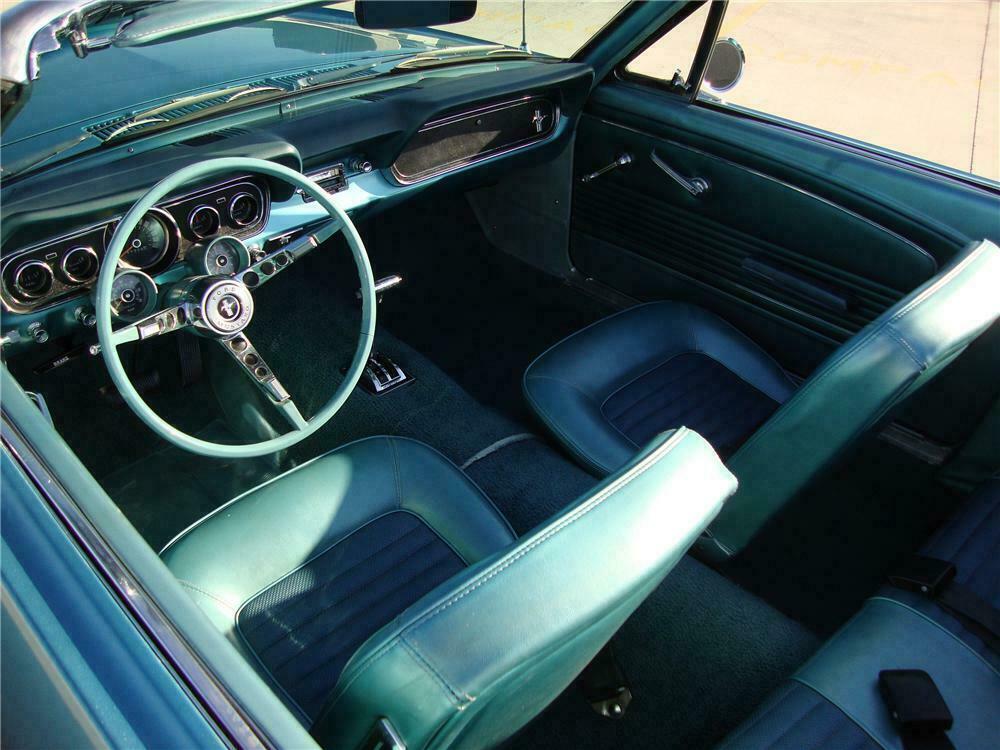 1966 FORD MUSTANG CONVERTIBLE - Interior - 138346