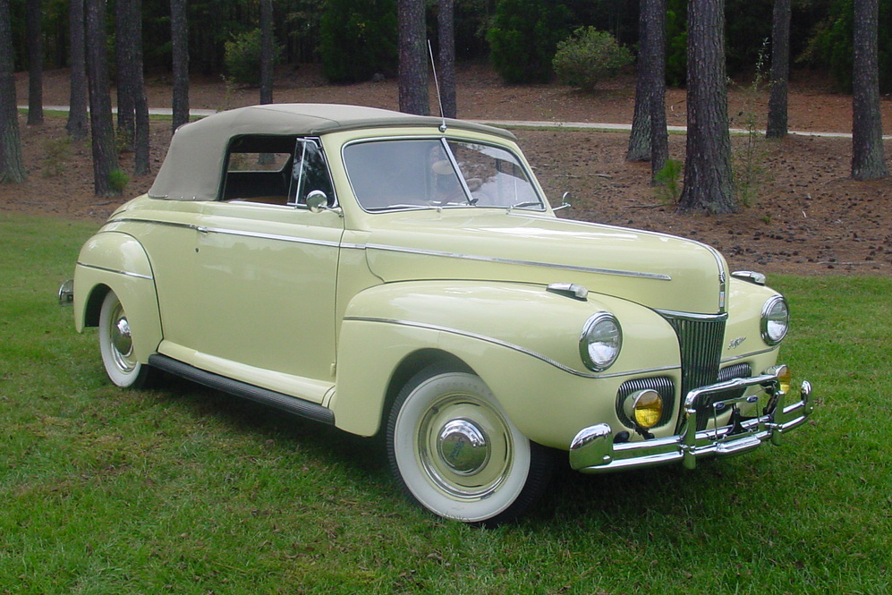 Ford super Deluxe Convertible