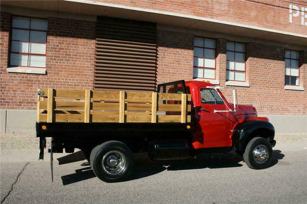 1947 STUDEBAKER STAKE BED TRUCK - Side Profile - 139020