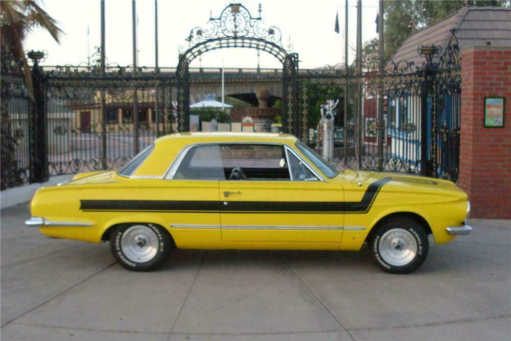 1964 PLYMOUTH VALIANT CUSTOM 2 DOOR - Side Profile - 139028