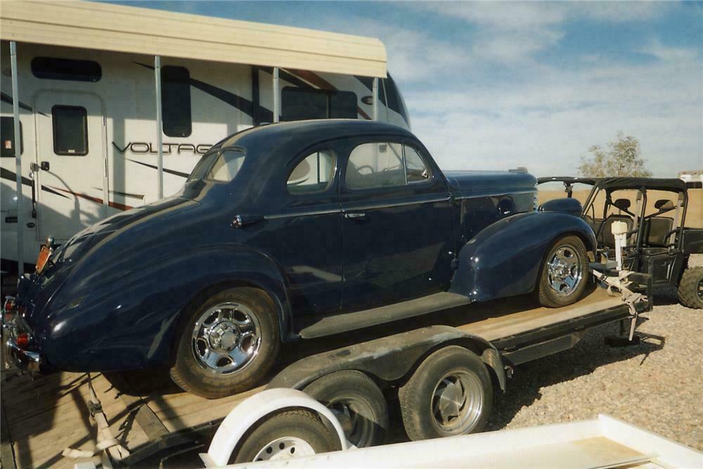1938 OLDSMOBILE CUSTOM CLUB COUPE - Side Profile - 139397