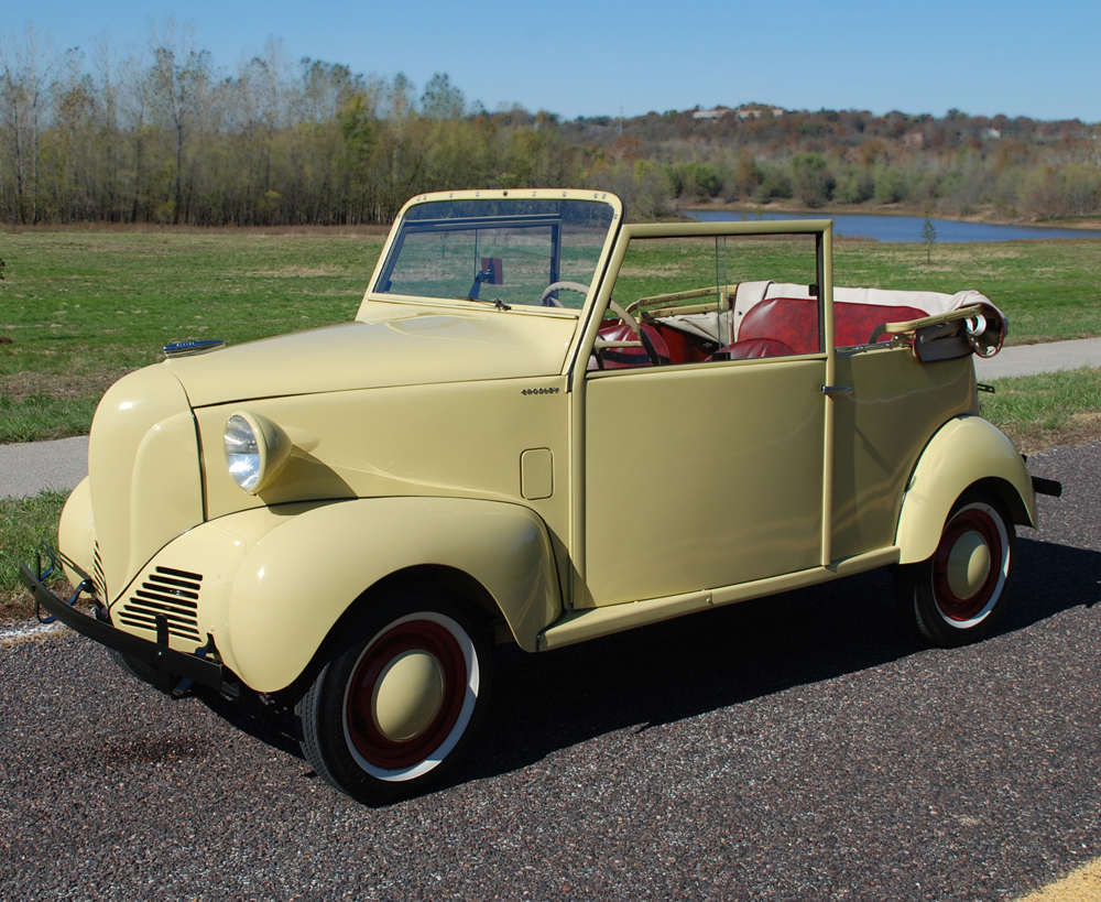 1942 CROSLEY CONVERTIBLE - Front 3/4 - 139507