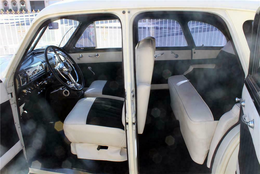 1939 BUICK SPECIAL 4 DOOR SEDAN - Interior - 139937