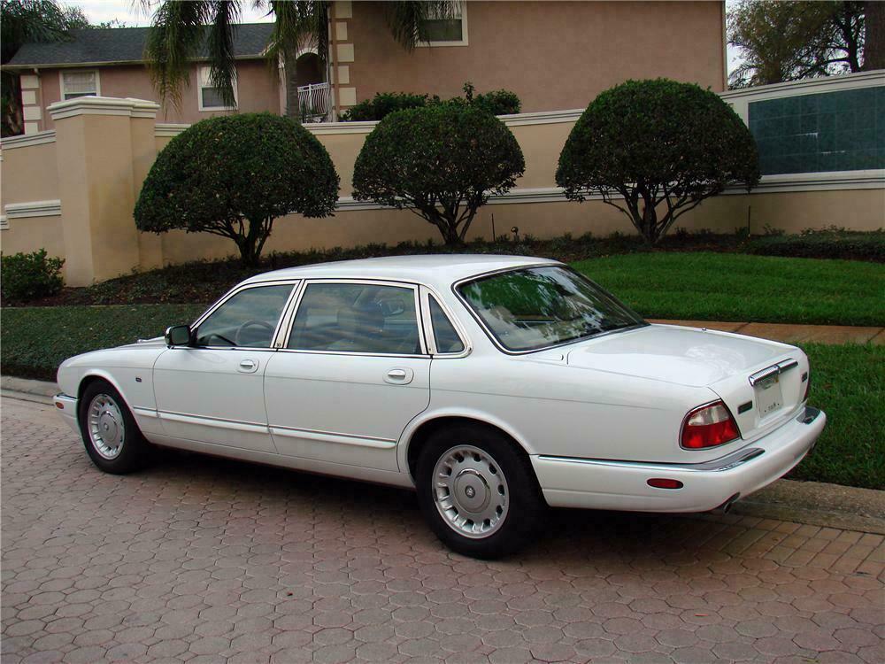 1999 Jaguar Xj8 Vanden Plas Sedan