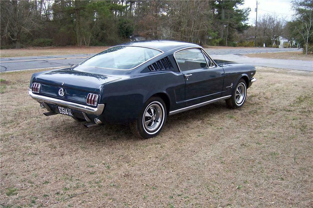 1965 FORD MUSTANG FASTBACK - Rear 3/4 - 151691