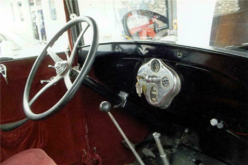 1929 FORD MODEL A 2 DOOR SEDAN - Interior - 152006