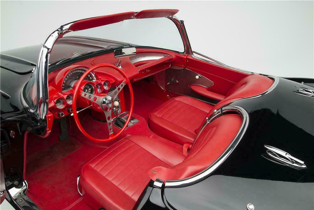 1959 CHEVROLET CORVETTE CONVERTIBLE - Interior - 154062