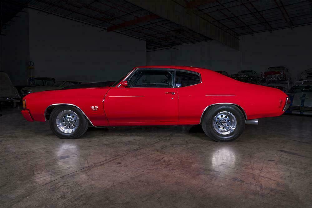 1972 CHEVROLET CHEVELLE MALIBU CUSTOM 2 DOOR COUPE - Side Profile - 154093