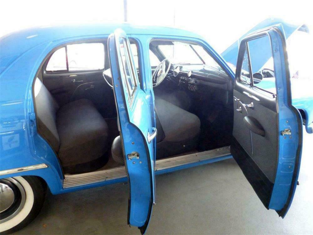 1949 FORD CUSTOM 4 DOOR SEDAN - Interior - 154155