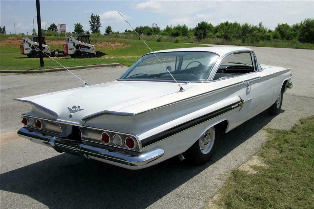 1960 CHEVROLET IMPALA 2 DOOR HARDTOP - Rear 3/4 - 154162