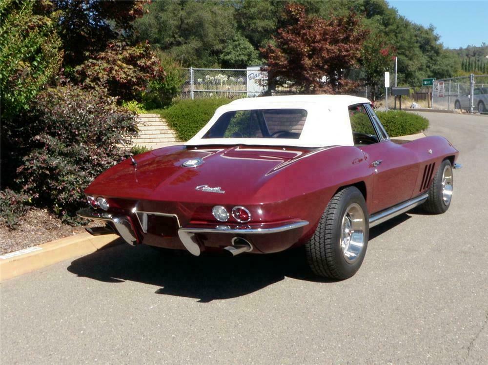 1965 CHEVROLET CORVETTE CONVERTIBLE - Rear 3/4 - 154456