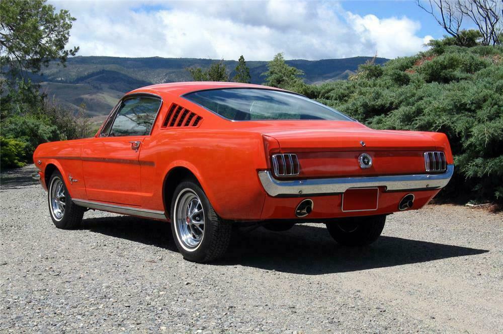 1965 FORD MUSTANG FASTBACK - Rear 3/4 - 155273