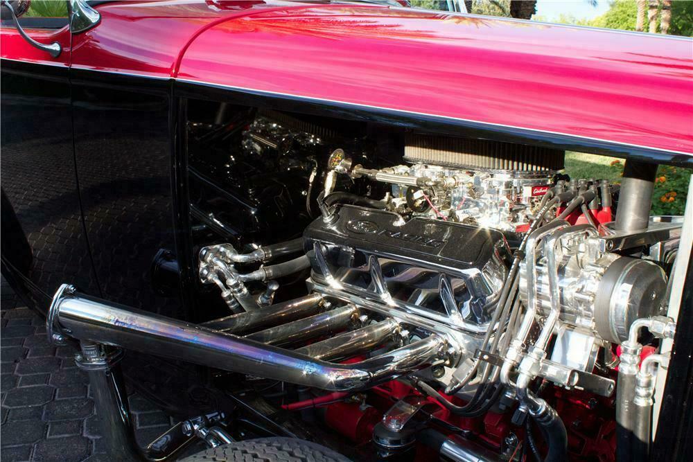 1932 FORD CUSTOM ROADSTER - Engine - 157376