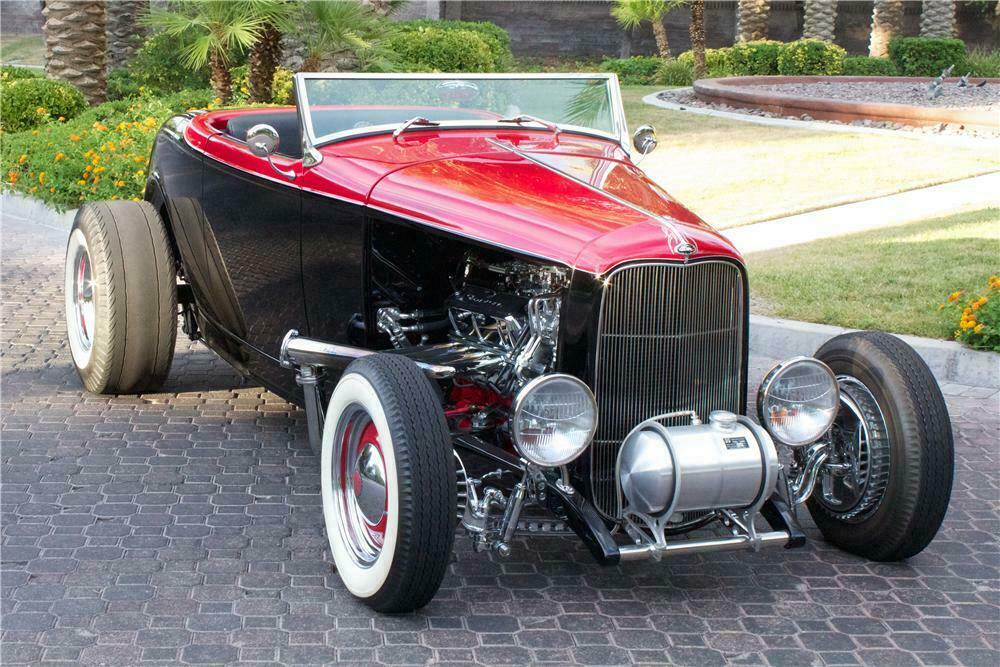 1932 FORD CUSTOM ROADSTER - Front 3/4 - 157376