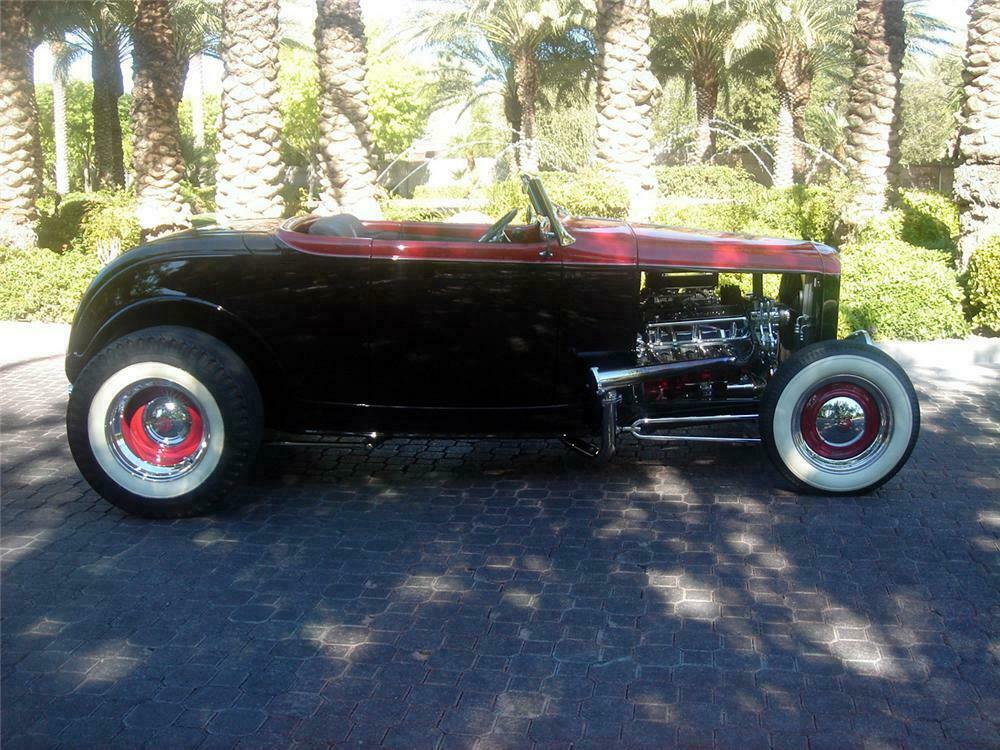 1932 FORD CUSTOM ROADSTER - Side Profile - 157376