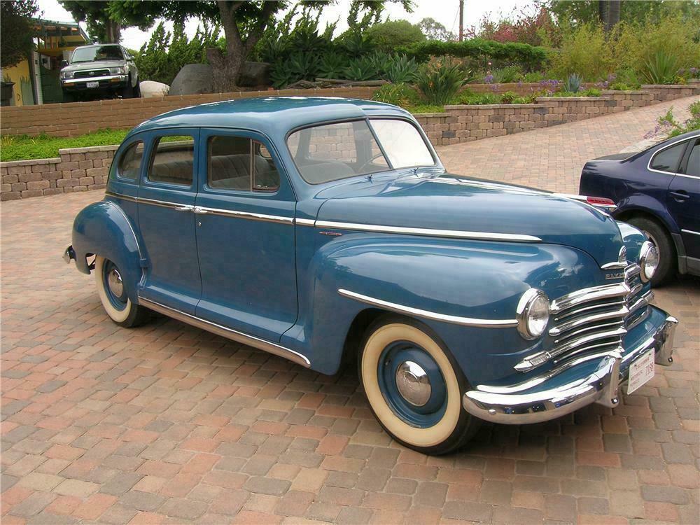 1946 PLYMOUTH DELUXE 4 DOOR SEDAN - Front 3/4 - 157432