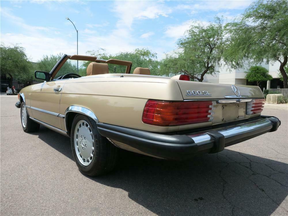 1987 MERCEDES-BENZ 560SL CONVERTIBLE - Rear 3/4 - 157724