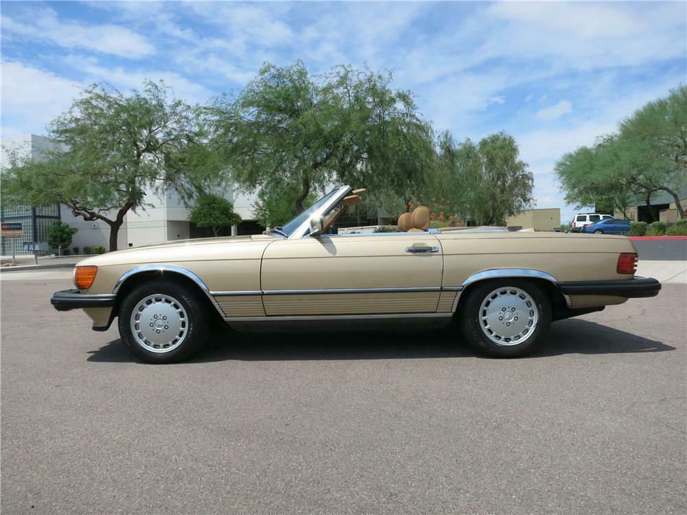 1987 MERCEDES-BENZ 560SL CONVERTIBLE - Side Profile - 157724