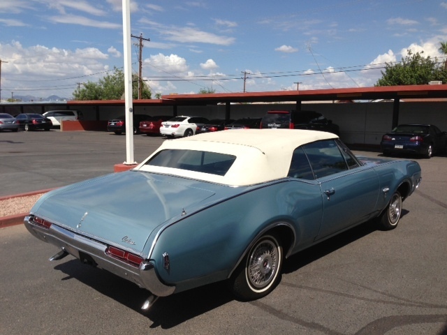 1968 OLDSMOBILE CUTLASS S CONVERTIBLE - Rear 3/4 - 158301