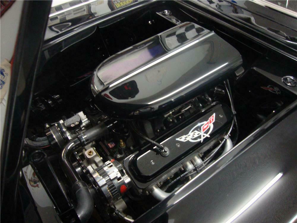 1960 CHEVROLET CORVETTE CUSTOM CONVERTIBLE - Engine - 160992