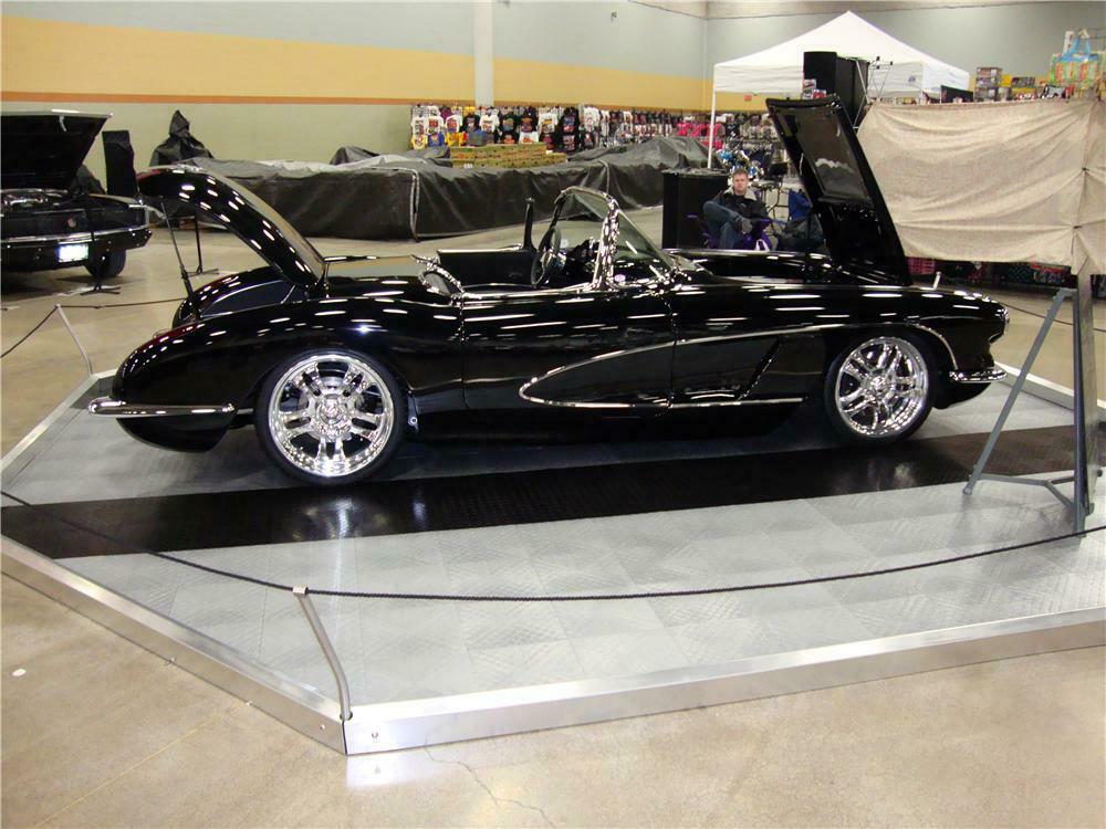 1960 CHEVROLET CORVETTE CUSTOM CONVERTIBLE - Side Profile - 160992