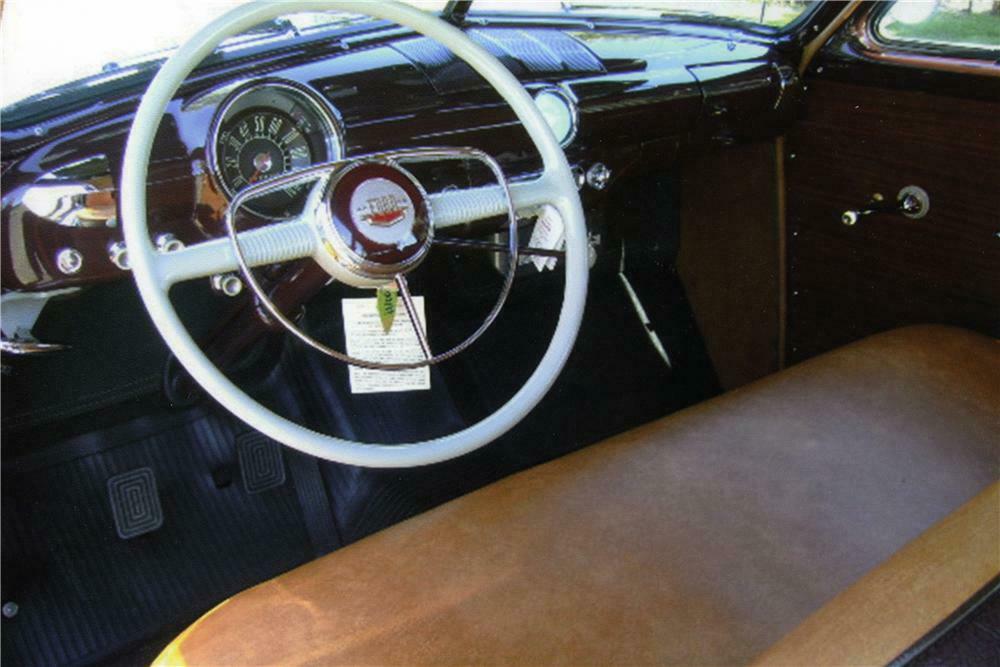 1950 FORD COUNTRY SQUIRE STATION WAGON - Interior - 161034