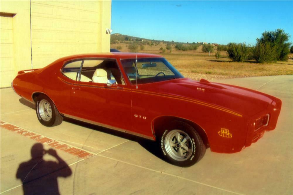 1969 PONTIAC GTO JUDGE 2 DOOR HARDTOP - Front 3/4 - 161101