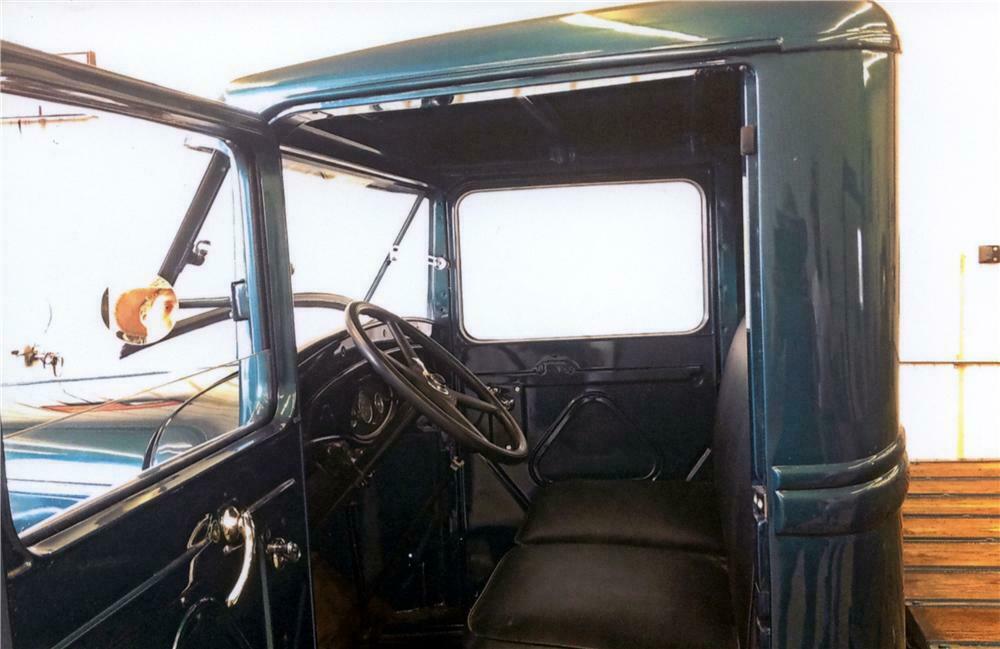 1932 FORD MODEL B 1 TON TRUCK - Interior - 161215