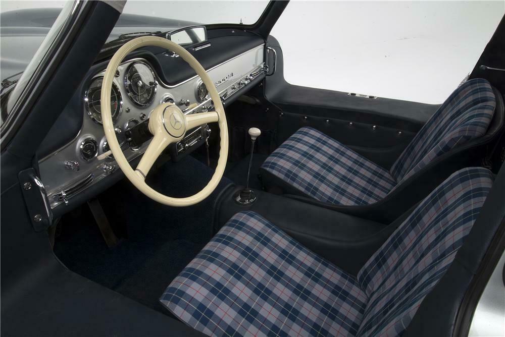 1955 MERCEDES-BENZ 300SL GULLWING COUPE - Interior - 161313