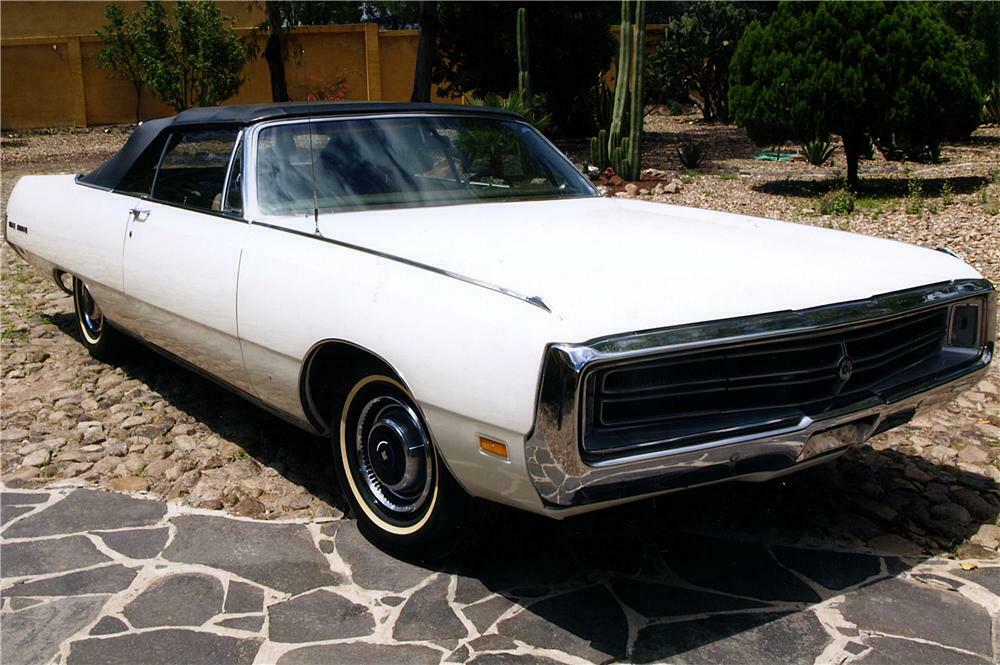 1969 CHRYSLER 300 CONVERTIBLE - Front 3/4 - 161393