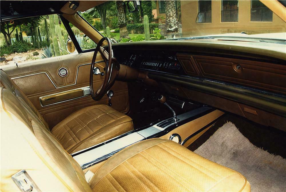 1969 CHRYSLER 300 CONVERTIBLE - Interior - 161393