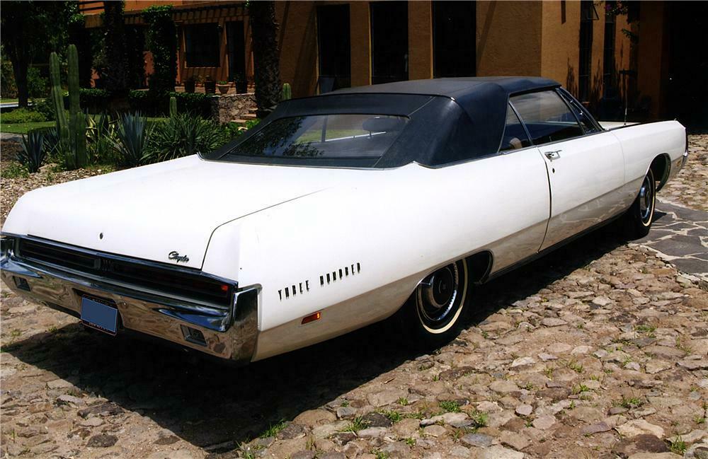 1969 CHRYSLER 300 CONVERTIBLE - Rear 3/4 - 161393