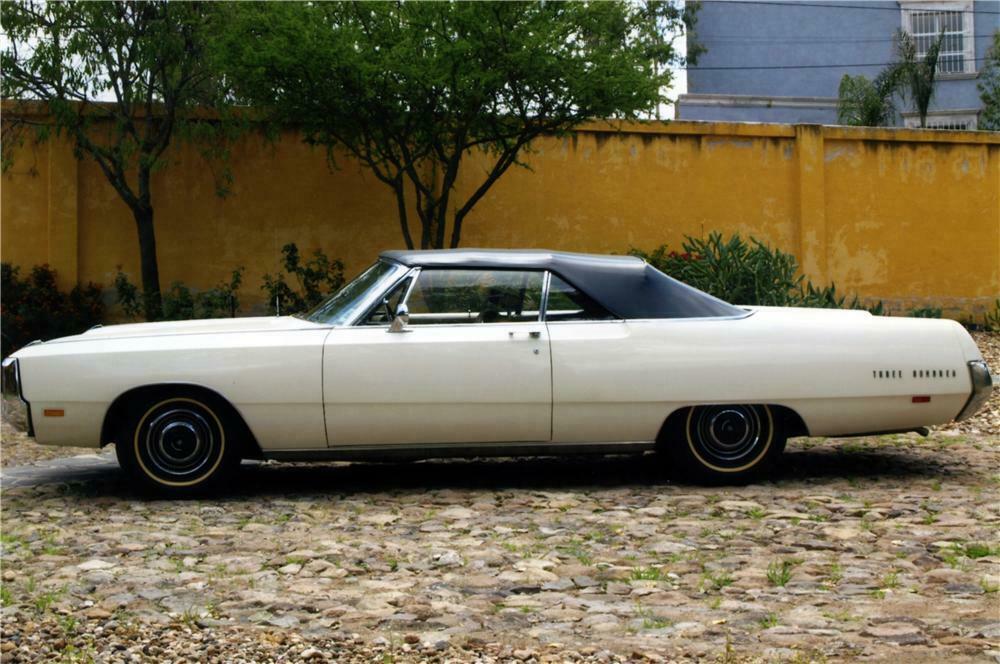 1969 CHRYSLER 300 CONVERTIBLE - Side Profile - 161393
