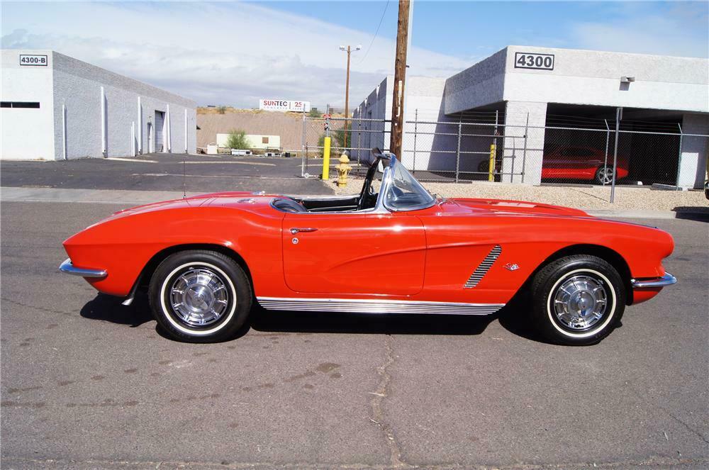 1962 CHEVROLET CORVETTE CONVERTIBLE - Side Profile - 161429