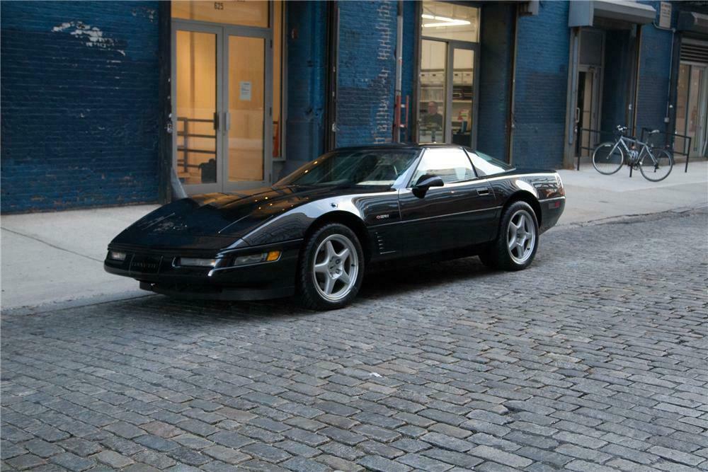 1995 CHEVROLET CORVETTE ZR1 - Front 3/4 - 161438